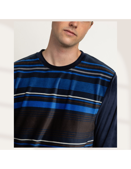 Pijama hombre largo invierno aterciopelado rayas en tonos marrón y azules.