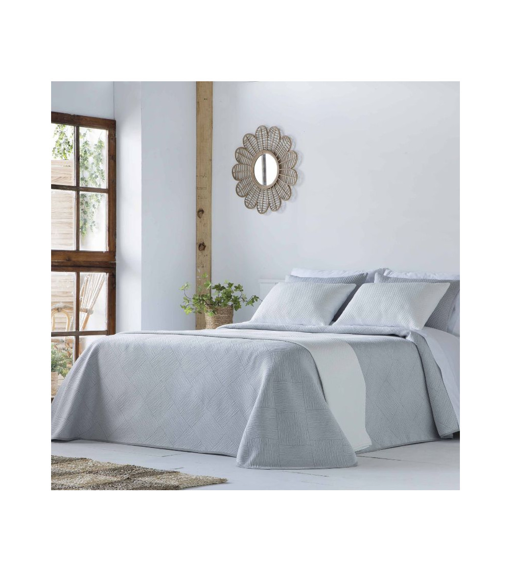 COLCHA BOUTI NAVAS ESTAMPADO GEOMETRICO ROMBOS EN RELIEVE